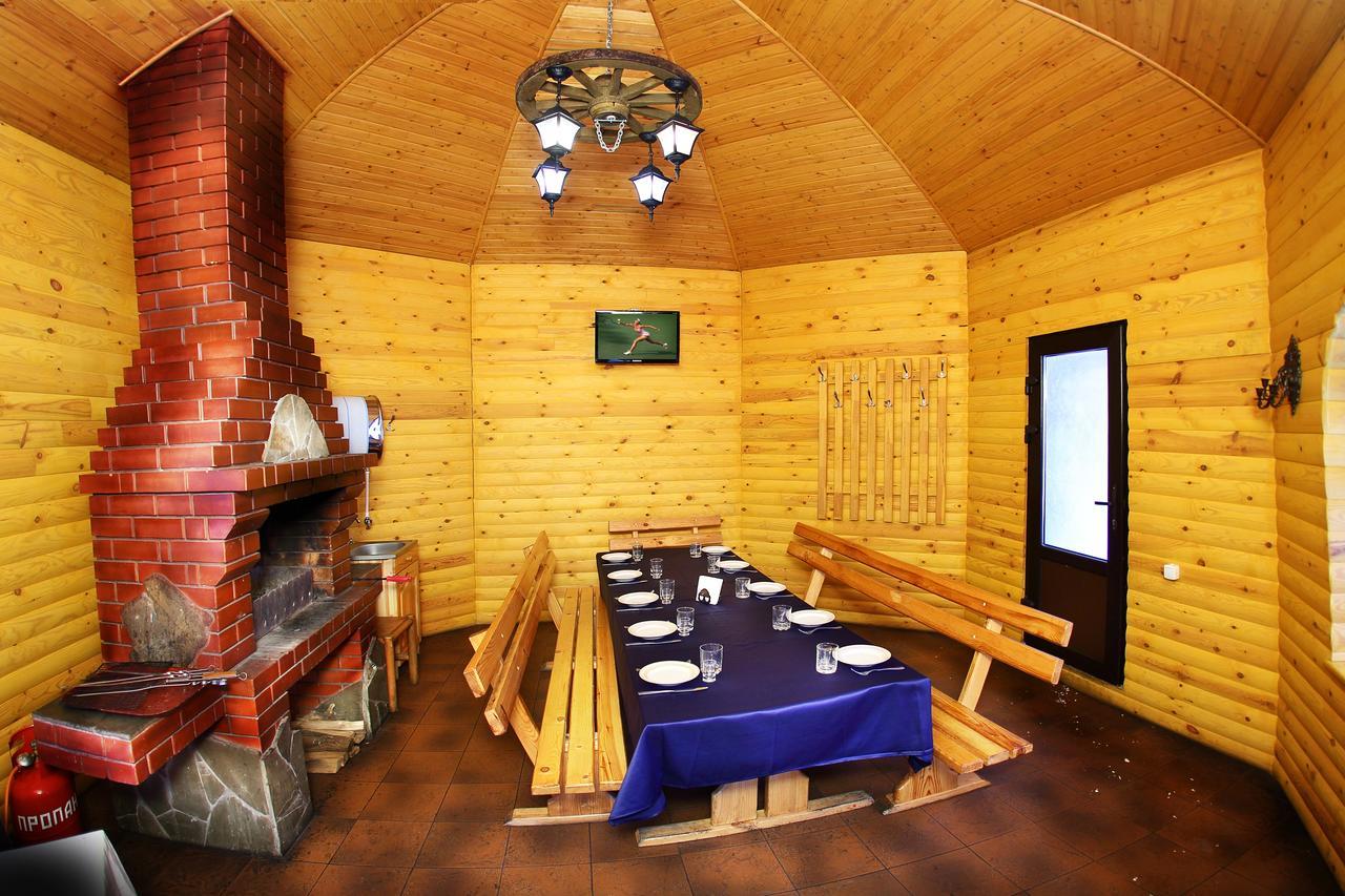 Usadba Kurkulya Hotel Mahiljow Buitenkant foto