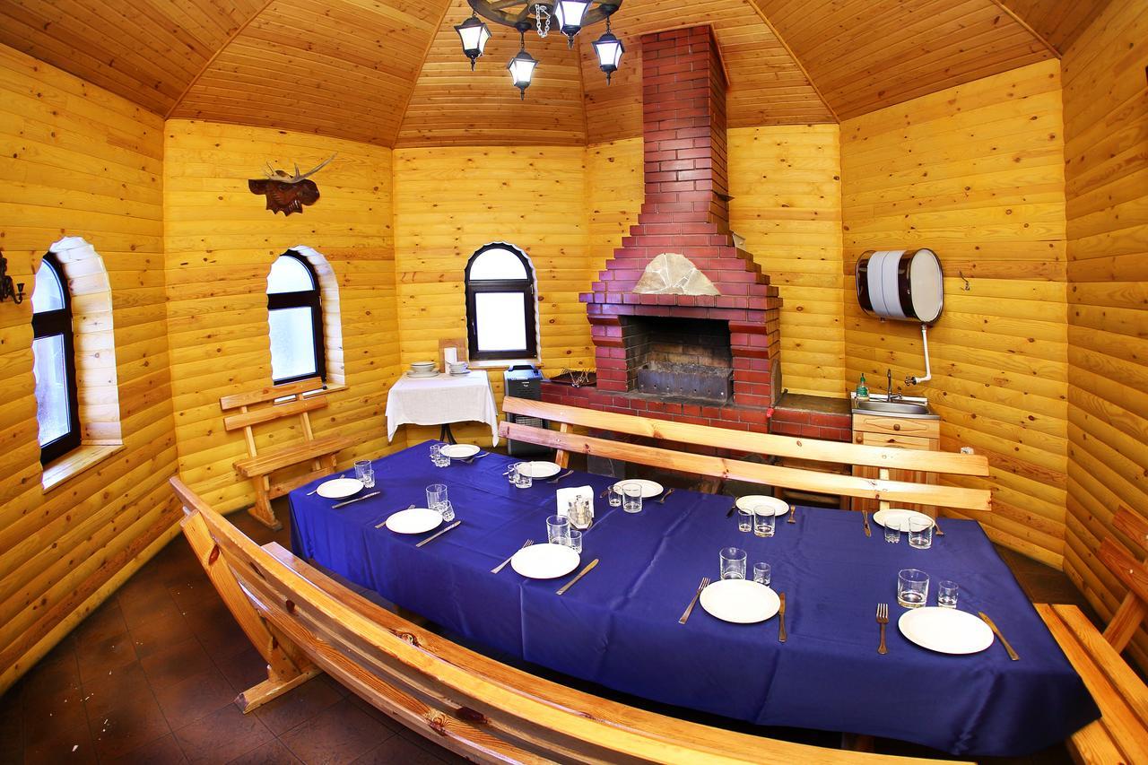 Usadba Kurkulya Hotel Mahiljow Buitenkant foto